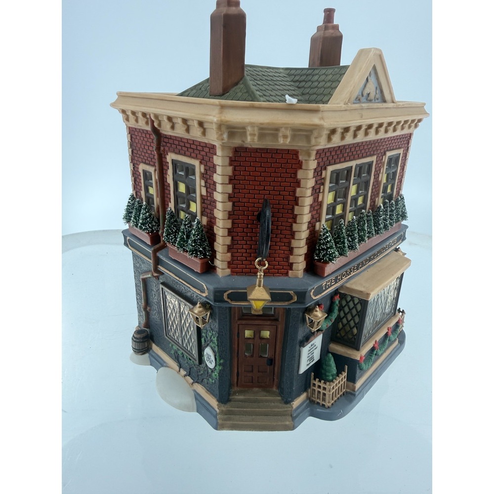 Department 56 Dickens Village The Horse and Hounds Pub Lighted‎ Building 1998